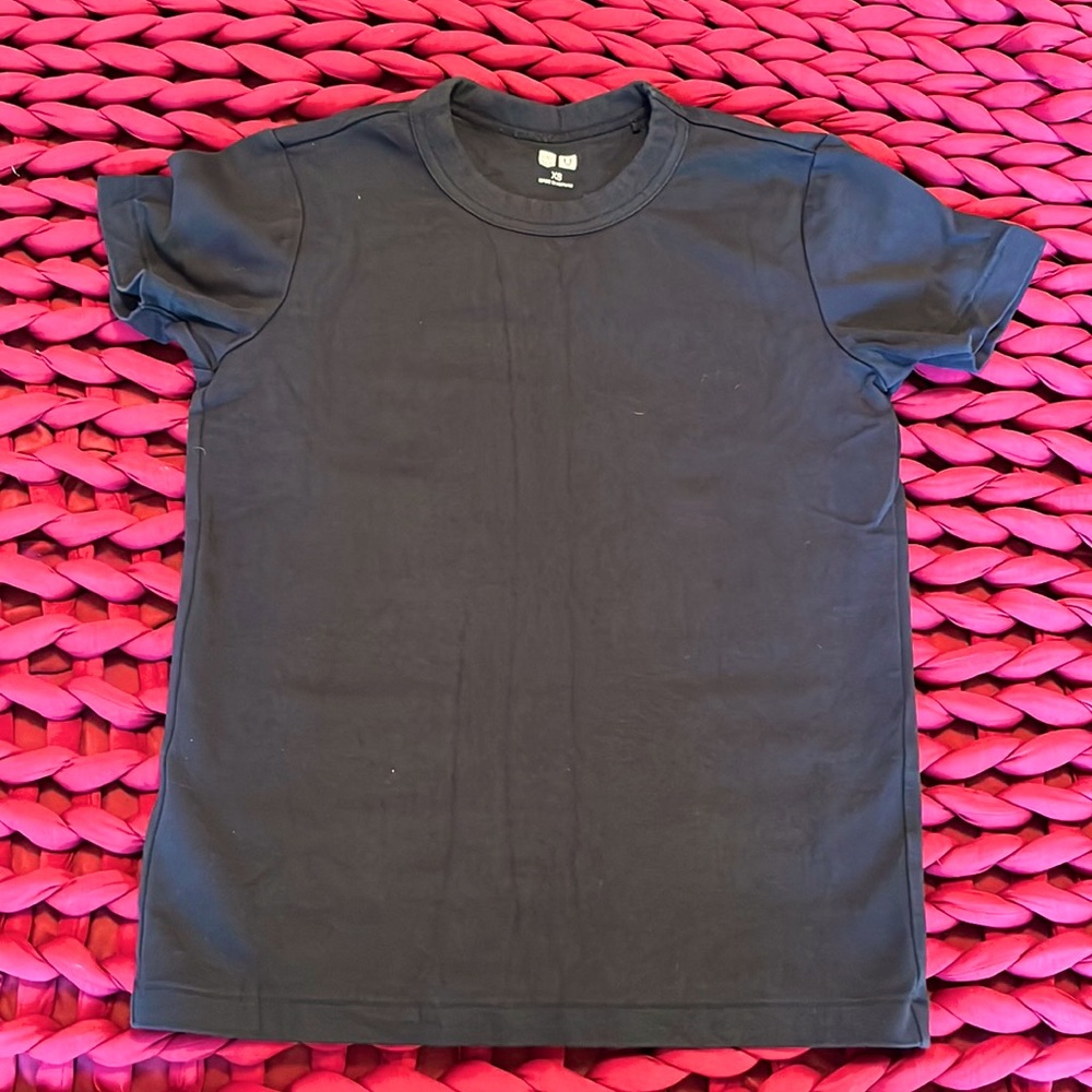 Uniqlo Basic Tee